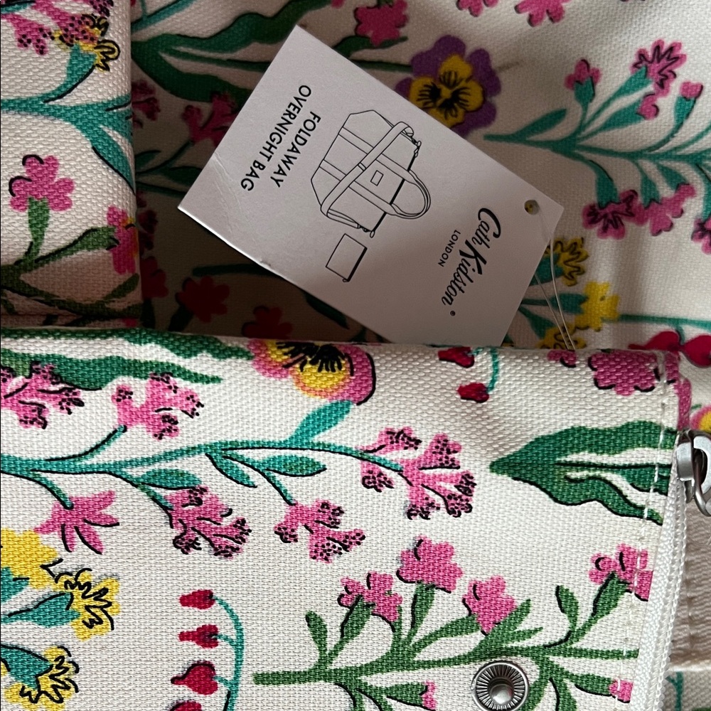 New Cath Kidston Cream Floral Foldaway Overnight Tote Bag - Picture 2 of 5